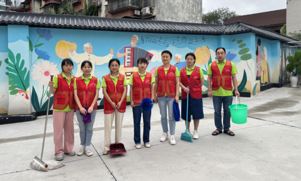 忆往昔峥嵘，践今朝担当