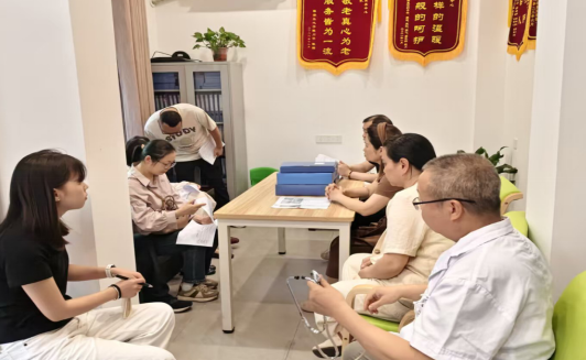严抓专项整治 筑牢医养防线